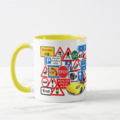 Straßenschilder und Gelbes Auto Tasse (Links)