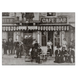 Straßenszene einer französischen Cafébar Schneidebrett