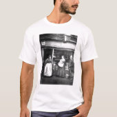 Straßenszene in viktorianischem London T-Shirt (Vorderseite)