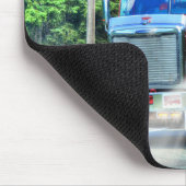 Straßenverkehr mit rotem LKW Art III Mousepad (Ecke)