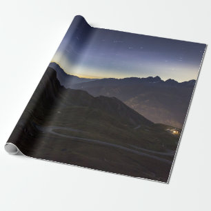 STRASSENVERKEHR ZWISCHEN BERGSTELLE GESCHENKPAPIER