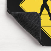 Straßenzeichen - Alien überqueren Mousepad (Ecke)