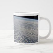 Stratocumulus Wolken über dem Pazifik. Jumbo-Tasse (Rechts)