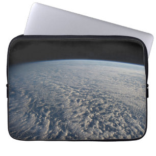 Stratocumulus Wolken über dem Pazifik. Laptopschutzhülle