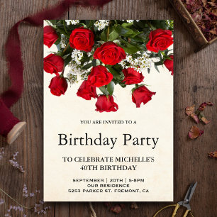Strauß aus romantischen roten Rosen zum Geburtstag Einladung