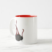 Strauß mit gestreiften Leggings Zweifarbige Tasse (Vorderseite Links)