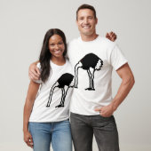 Strauß mit Kopf im Sand T-Shirt (Unisex)