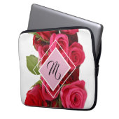 Strauß rote und rosa Rosen Monogramm-Tablett-Hülle Laptopschutzhülle (Vorderseite Links)