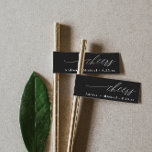 Straw Tag Drink Flag Moderne romantische Hochzeit<br><div class="desc">Elegante Straw Tags für Hochzeiten: Dress up your wedding,  Probe Abendessen,  Verlobung oder Hochzeitsempfang Drinks mit diesen Drinks Stroh. Sie haben eine Größe von 1 x 2, 25 Zoll und eignen sich perfekt für ein modernes,  elegantes oder romantisches Hochzeitstil.</div>
