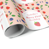 Strawber Berry Erster Geburtstag  Geschenkpapier (Rolleneckpunkt)