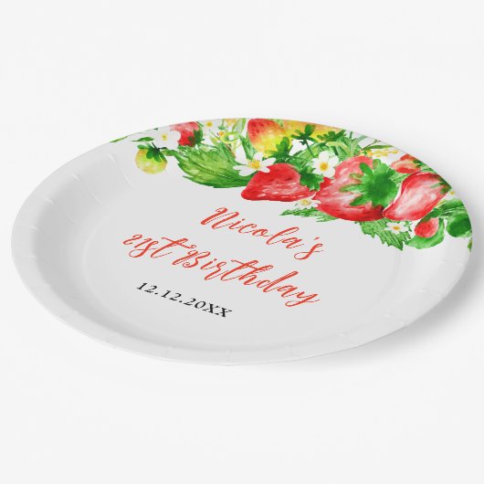 Strawberries and Daisies Birthday Pappteller (Schrägansicht)