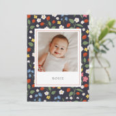 Strawberries navy Baby Birth Ankündigung (Stehend Vorderseite)