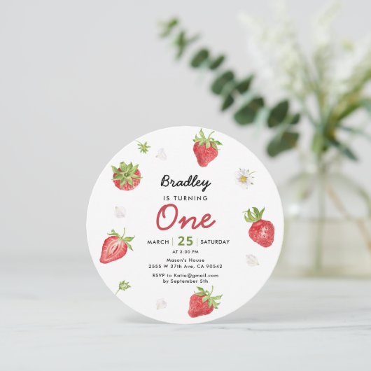 Strawberry 1st Girl Berry Birthday Einladung (Stehend Vorderseite)