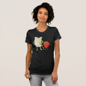 Strawberry and Cream Funny Liebe Illustration T-Shirt (Vorne ganz)