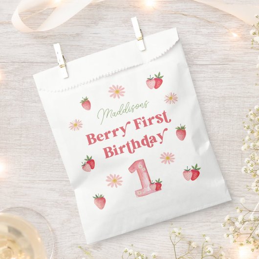 Strawberry and Daisy Berry First Birthday Party Geschenktütchen