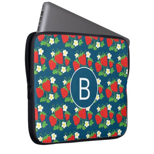 Strawberry and Flower Blue Pattern Monogrammed Laptopschutzhülle (Vorne Rechts)