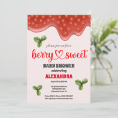 Strawberry Baby Dusche | Berry Sweet Einladung (Stehend Vorderseite)