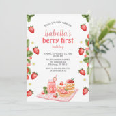 Strawberry Berry First Birthday Berry Weet Einladung (Stehend Vorderseite)