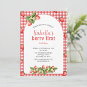 Strawberry Berry First Birthday Berry Weet Einladung (Stehend Vorderseite)