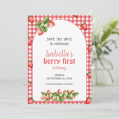 Strawberry Berry First Birthday Berry Weet Save The Date (Stehend Vorderseite)