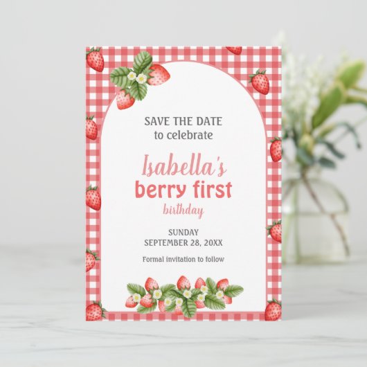 Strawberry Berry First Birthday Berry Weet Save The Date (Stehend Vorderseite)