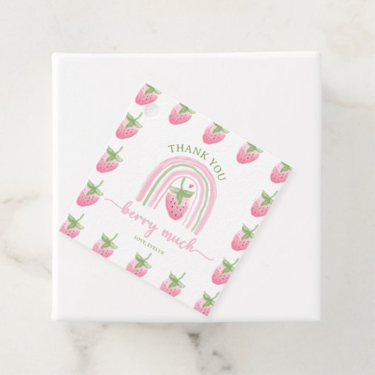 Strawberry Berry First Birthday Geschenkanhänger (Beispiel)