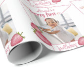 Strawberry Berry First Birthday Geschenkpapier (Rolleneckpunkt)