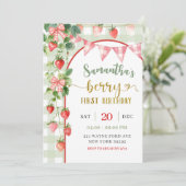 Strawberry Berry First Birthday Invitation Einladung (Stehend Vorderseite)