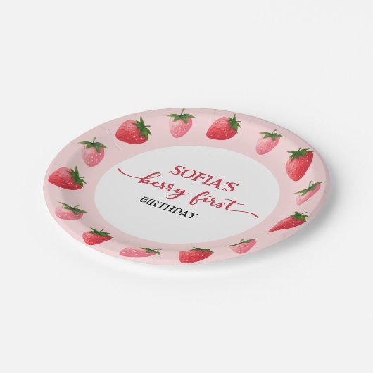 Strawberry Berry First Birthday Pappteller (Schrägansicht)