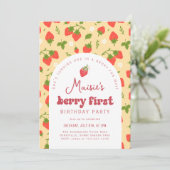 Strawberry Berry First Birthday Party Einladung (Stehend Vorderseite)