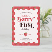 Strawberry Berry First Birthday Party Einladung (Stehend Vorderseite)