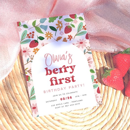 Strawberry Berry First Birthday Party Einladung