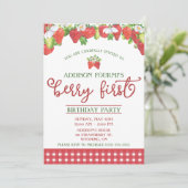 Strawberry, Berry First Birthday Party Einladung (Stehend Vorderseite)