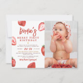 Strawberry Berry First Birthday Party Girl Foto Einladung (Vorderseite)