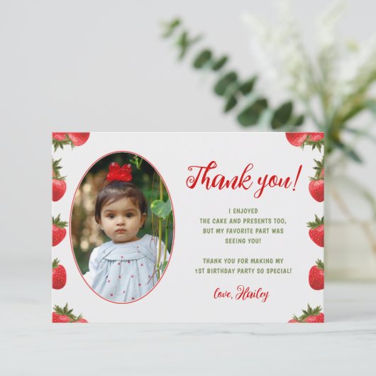 Strawberry Berry First Birthday Retro Foto Dankeskarte (Stehend Vorderseite)