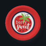 Strawberry Berry Sweet Birthday Baby Girl Kids' Pappteller<br><div class="desc">Süß wie eine saftige,  plump Erdbeere! Lebhafter zeitgenössischer Stil in Rot,  Grün und Schwarz für eine fruchtige und lustige Geburtstagsfeier. ・ Koordinieren Sie es! Durchsuchen Sie die Strawberry Sweet Birthday Collection für passende Produkte wie Einladungen,  Packpapier,  Party Dekoration und mehr!</div>