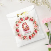 Strawberry Birthday Favor Bag Letter G Cake Geschenktütchen (Versiegelt)