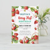 Strawberry Birthday Party Berry First Einladung (Stehend Vorderseite)