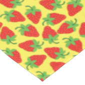 Strawberry Birthday Party Tischdecke (Schrägansicht)