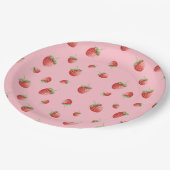 Strawberry Birthday Pink Pappteller (Schrägansicht)
