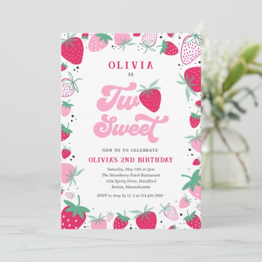 Strawberry Birthday Two Sweet Berry Birthday Party Einladung (Stehend Vorderseite)