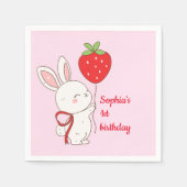 Strawberry Bunny Birthday Pink Serviette (Vorderseite)