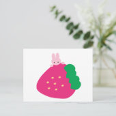 Strawberry Bunny Postkarte (Stehend Vorderseite)