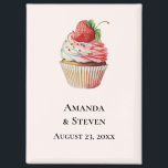 Strawberry Cupcake Sweet Wedding Save the Date Magnet<br><div class="desc">Hochzeit speichern Sie den Datums-Magneten mit einer yummy-Abbildung mit einem köstlich aussehenden Kuchen. Weiße Creme und eine große Erdbeere schmücken diese leckere Leckerei.</div>