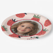 Strawberry Custom Foto and name Paper Plate Pappteller (Schrägansicht)