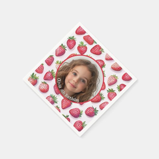 Strawberry Custom Foto and name Paper Plate Serviette (Ecke)