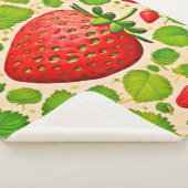 Strawberry Dadaist Artwork Sherpadecke (3/4)