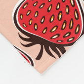 Strawberry Delight: Vintager Musterarm. Fleecedecke (Ecke)