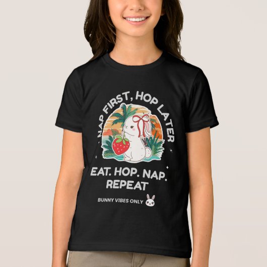 Strawberry Dream Bunny Tri-Blend Shirt (Vorderseite)