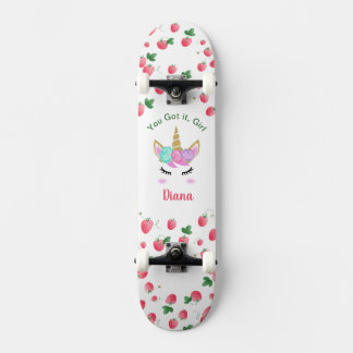 Strawberry Einicorn Skateboard mit Namen
